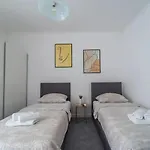 Sea View Apart 75M2, Free Parking, Close To Center Apartamento *