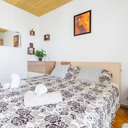 Apartment Sea View Apart, Free Parking, 10 Min To Center, 2 Bedroom Split