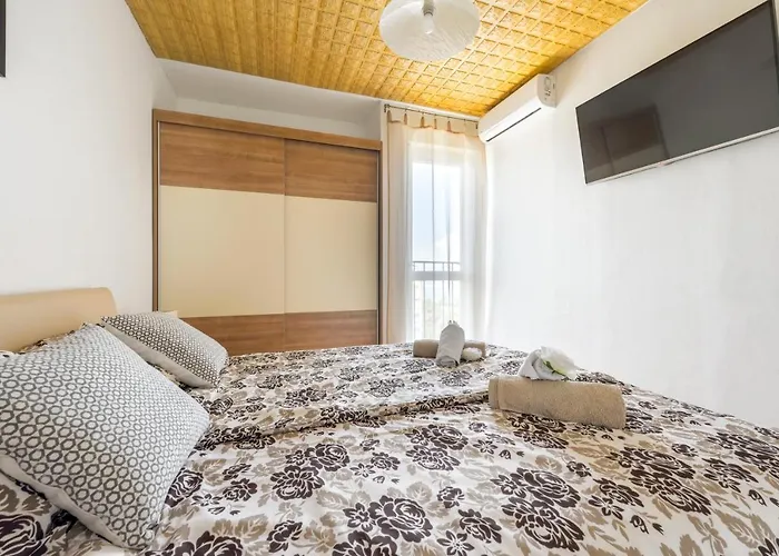 Adventure 75m2 Close To The Center Apartment *