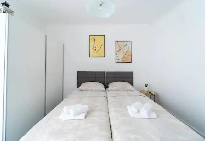 Adventure 75m2 Close To The Center Apartment *