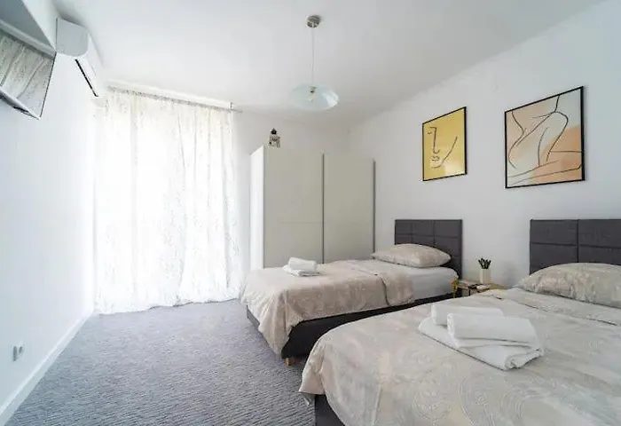 Adventure 75m2 Close To The Center Split