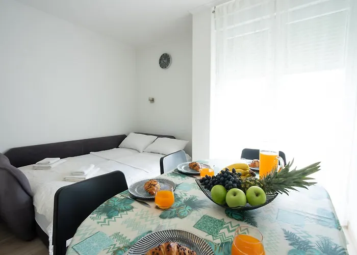 Adventure 75m2 Close To The Center Apartment Split